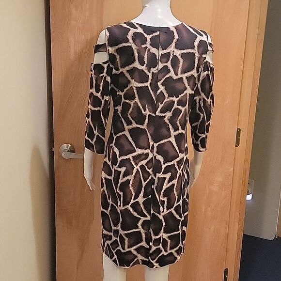 Eva Varro Giraffe cold shoulder dress sz M - Picture 4 of 8
